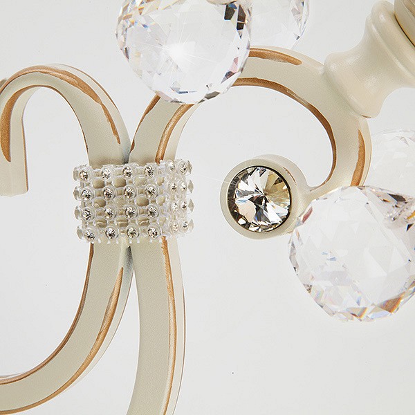 Классическая настольная лампа 12075/1T белый Eurosvet Ivin