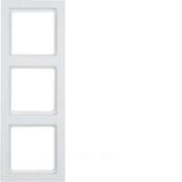 Berker Q.3 Полярно-белый с эффектом бархата Рамка 3-местная