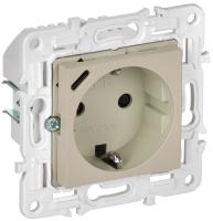 IEK SKANDY Бежевый Розетка с/з с защитными шторками 16А с USB C 18Вт SK-R17B