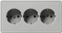 Gira Тройная розетка с з/к