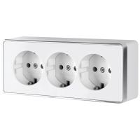 Розетка тройная с заземлением и шторками Gallant белая W5073101