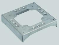 Simon Connect Алюминий Цоколь для соед. напольного кабель-канала с 3 перфорациями 85x18мм и 1 вырезом 130х18мм