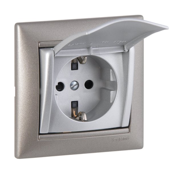 Legrand Valena Алюминий Розетка 1-ая с/з с крышкой