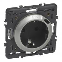 Legrand Celiane Титан Розетка комбинированная 2К+З 16А ~250В со встр зар устройством USB C 1.5А 5В с лицевой панелью и суппортом