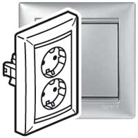 Legrand Valena Алюминий Розетка 2-ая с/з литая