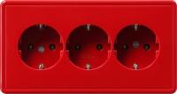 Gira Тройная розетка с з/к