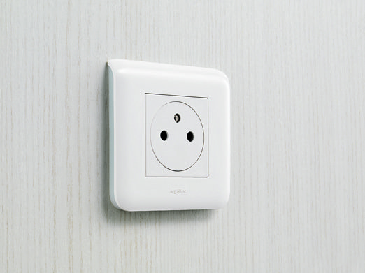 Legrand Mosaic Белая Розетка 2К+З с автоматическими клеммами 2 мод