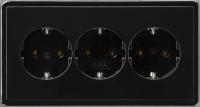 Gira Тройная розетка с з/к