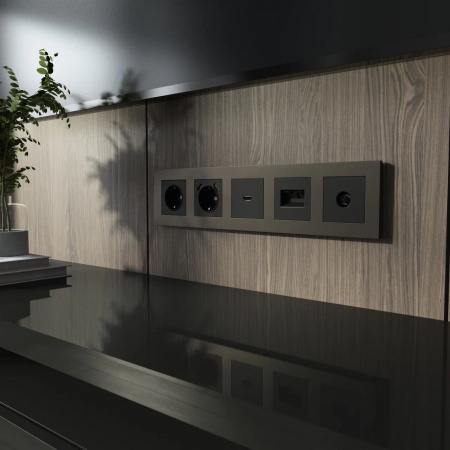 Рамка из поликарбоната на 5 постов Slab бронза софт W0052963