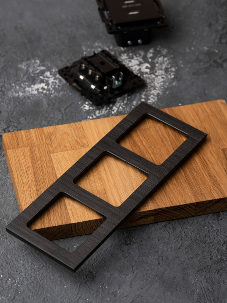 EKF PROxima Стокгольм Черный Металл Рамка 3-ая