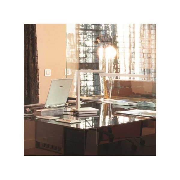 Simon 82 Nature Натуральный/Белое стекло Рамка 4-ая