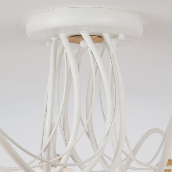 Потолочная люстра с плафонами 70062/8 белый Eurosvet Betty