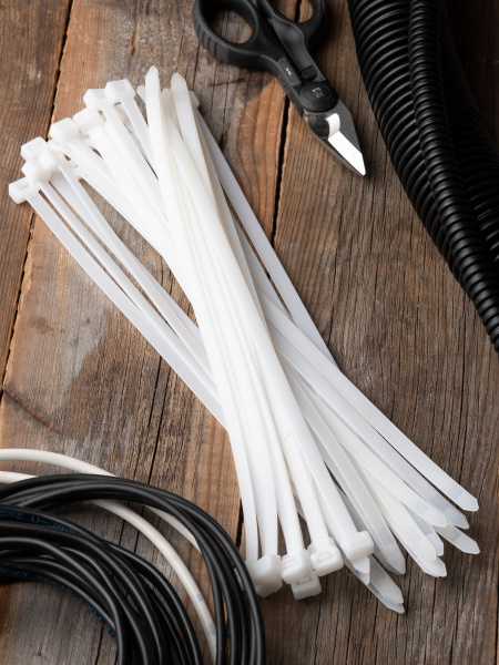 EKF Basic Хомут нейлоновый (7,2х300) (100шт.)