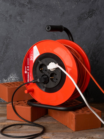 EKF PROxima Удлинитель на катушке "Атлант 2.0" 4 гнезда 30м с заземлением ПВС 3*1,0 10А/2,2кВт