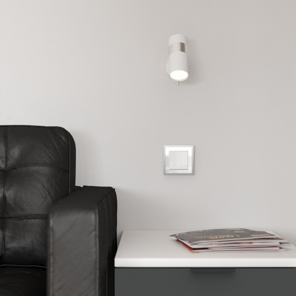 Рамка из металла на 1 пост Baguette белый/серебро W0012850