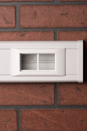 EKF PROxima Рамка+суппорт на 4 модуля (2 поста) для парапетного кабельного канала C-Line