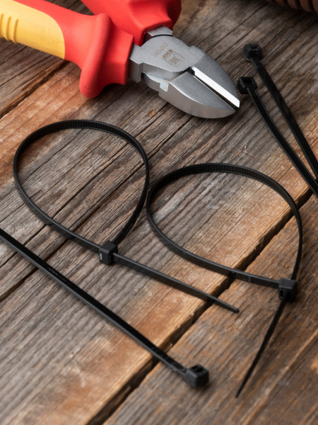 EKF Basic Хомут нейлоновый черный (3,6х250) (100шт.)