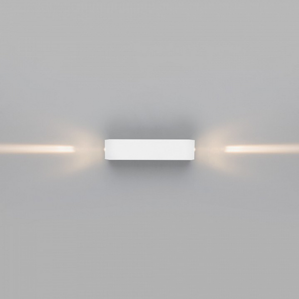 Уличный настенный светодиодный светильник Blaze LED IP54 35136/W белый Elektrostandard Blaze a057049