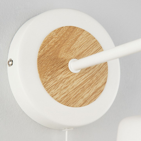 Бра со стеклянным плафоном 70085/1 белый Eurosvet Fresco