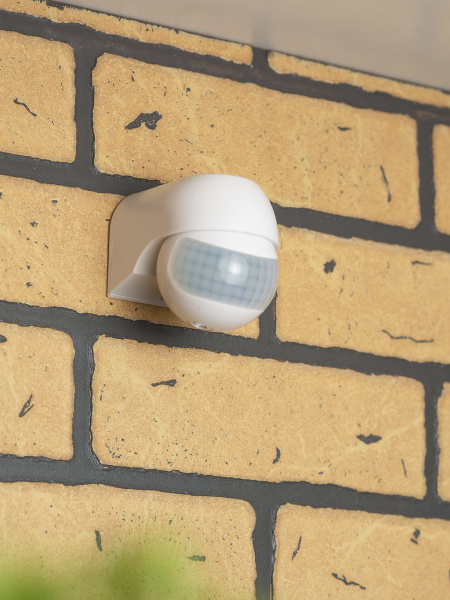 EKF PROxima ИК датчик движения наст. 1200Вт 180гр. до 12м IP44 MS-38