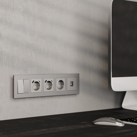 Рамка из металла на 5 постов AluMax алюминий W0053506