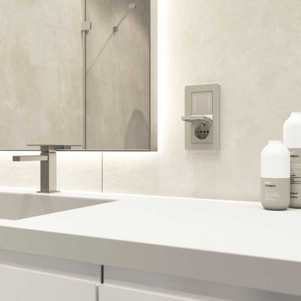 Розетка влагозащ. с зазем. с защит. крышкой и шторками (дымчатый) W1271204