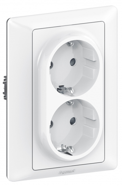 Legrand Valena Мех IN'MATIC Розетка 2-ная с/з, со шторками, безвинт. зажим