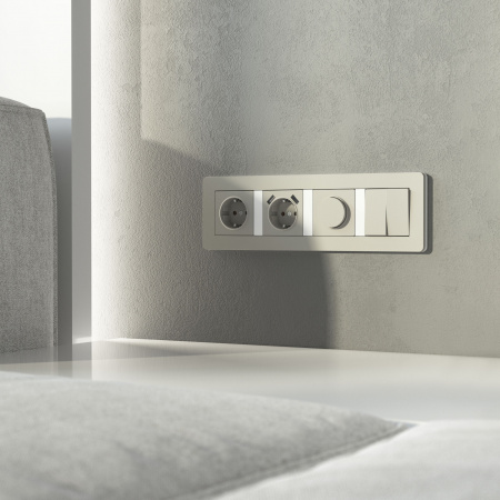 Рамка из поликарбоната на 4 поста Split дымчатый/белый, soft-touch W0043067