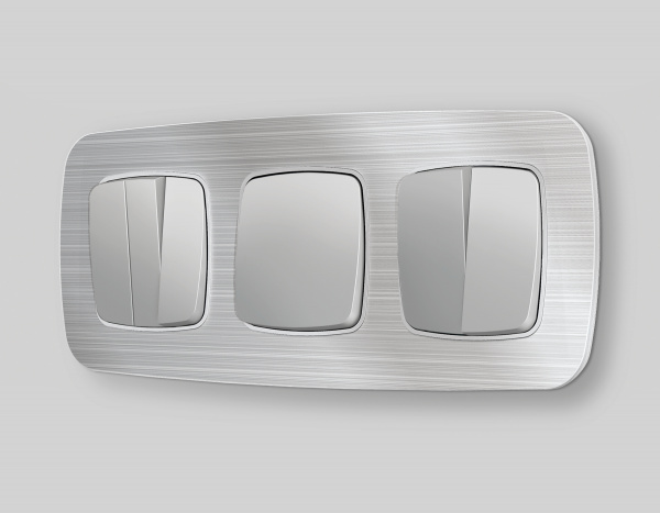 Лицевая панель OMEGA (Серебро глянец) для 3-клавишных выключателей QUANT OP4050