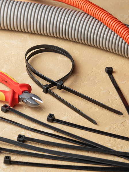 EKF Basic Хомут нейлоновый черный (8,2х400) (100шт.)