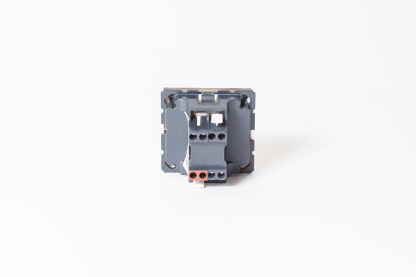 SPL Выключатель одноклавишный 45х45 белый, с безвинтовым зажимом