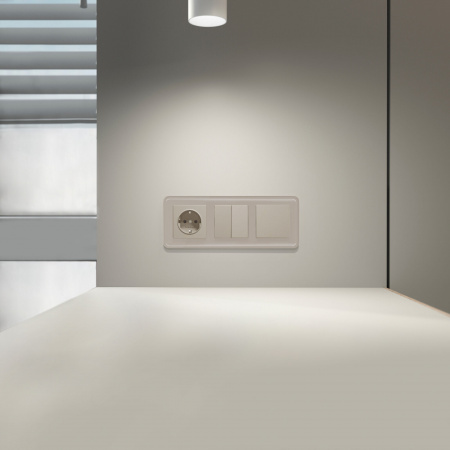 W1210004/ Выключатель одноклавишный (дымчатый) W1210004