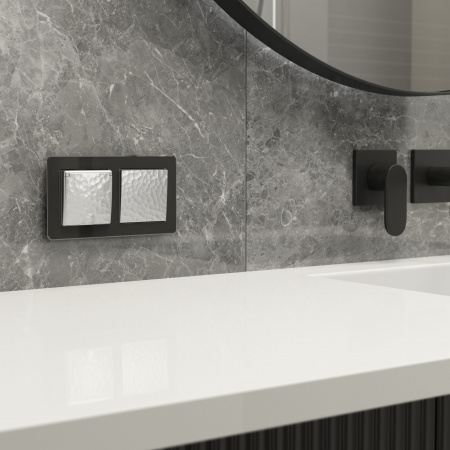 Розетка влагозащ. с зазем. с защит. крышкой и шторками (Hammaer серебряный) W1271206