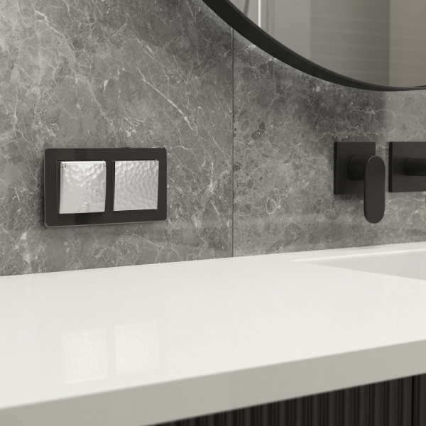 Розетка влагозащ. с зазем. с защит. крышкой и шторками (Hammaer серебряный) W1271206