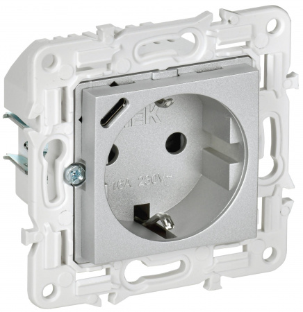 IEK SKANDY Серебряный Розетка с/з с защитными шторками 16А с USB C 18Вт SK-R17S