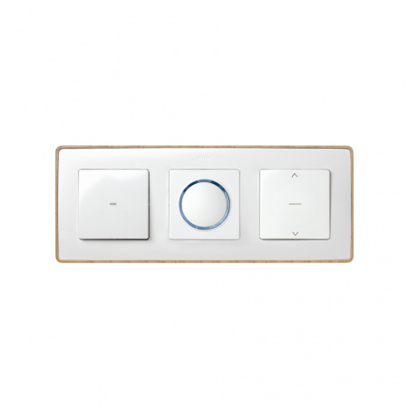 Simon 82 Detail Белый, основание дерево Рамка 3-ая