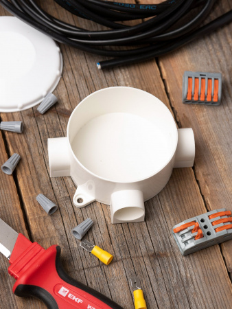 EKF PROxima Коробка распаячная КМР-040-040 трехрожковая белая (70х35)