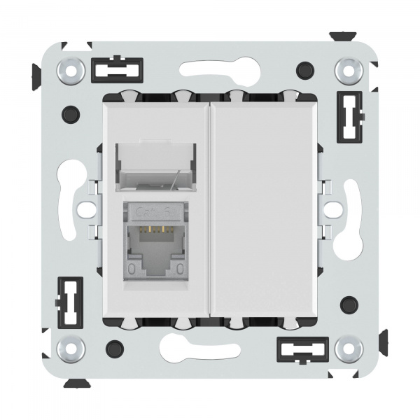 DKC Avanti Белое облако Компьютерная розетка RJ-45 одинарная  категория  6 экранированная