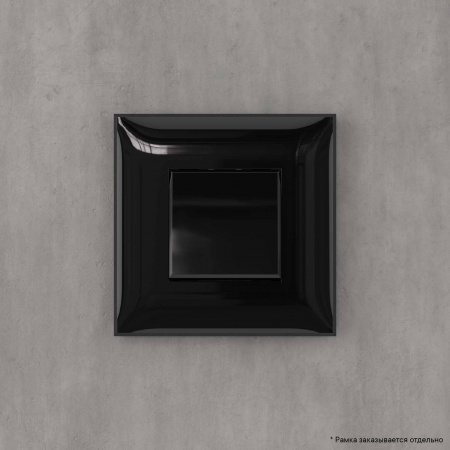 DKC Avanti Черный квадрат Переключатель одноклавишный