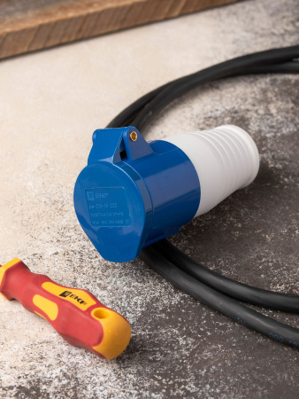 EKF PROxima Розетка переносная 213 2Р+РЕ 16А 220В IP44