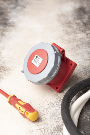 EKF PROxima Розетка стационарная внутренняя 3242 3Р+РЕ 32А 380В IP67