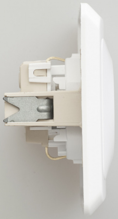 SE Этюд Бел Розетка 1-ая с/з с защитными шторками