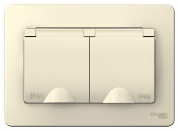 SE Blanca внутр Молочная Розетка 2-ая с/з со шторками IP44, 16А, 250В
