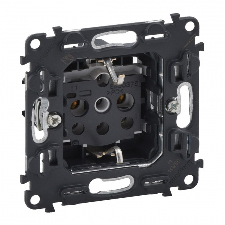 Legrand Valena Мех IN'MATIC Розетка с/з, винт.зажим