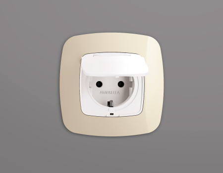 Лицевая панель OMEGA (Белый матовый) для электрической розетки с/з со шторками и крышкой IP44 QUANT OP1280