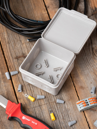 EKF PROxima Коробка распаячная КМР-030-034 пылевлагозащищенная без мембранных вводов (100х100х55)