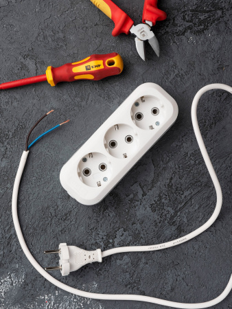 EKF PROxima Колодка 3 гн. 16А 3,5кВт с/з Эксперт