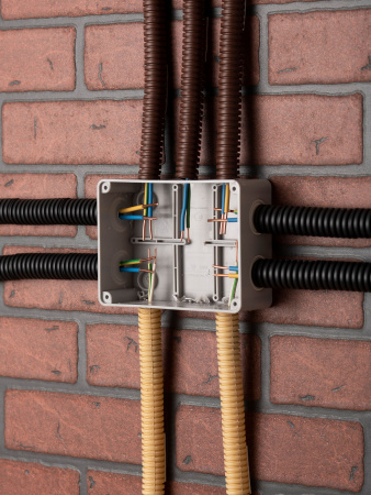 EKF PROxima Коробка распаячная КМР-050-041 пылевлагозащитная, 10 мембранных вводов, уплотнительный шнур (150х110х70)