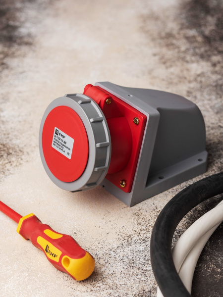 EKF PROxima Розетка стационарная наружная 1152 3Р+РЕ+N 16А 380В IP67