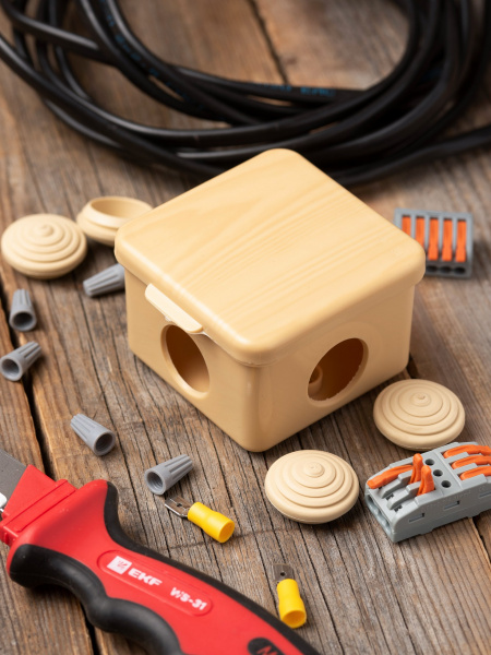 EKF PROxima Коробка распаячная КМР-030-036 пылевлагозащитная, 4 мембранных ввода (65х65х50) светлое дерево